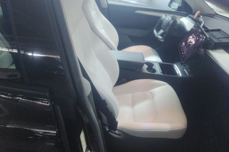 特斯拉 Model Y 2022款 改款 后轮驱动版局部细节41