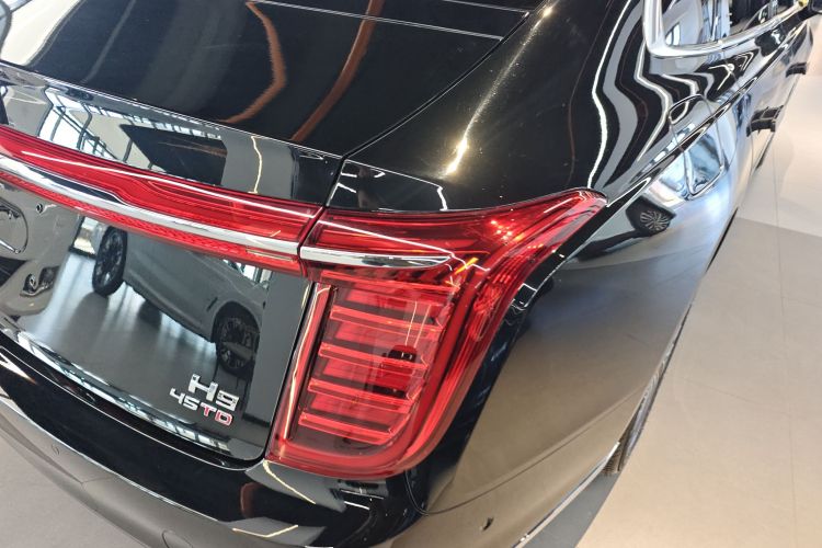 红旗H9 2020款 2.0T 智联旗畅版车身外观9