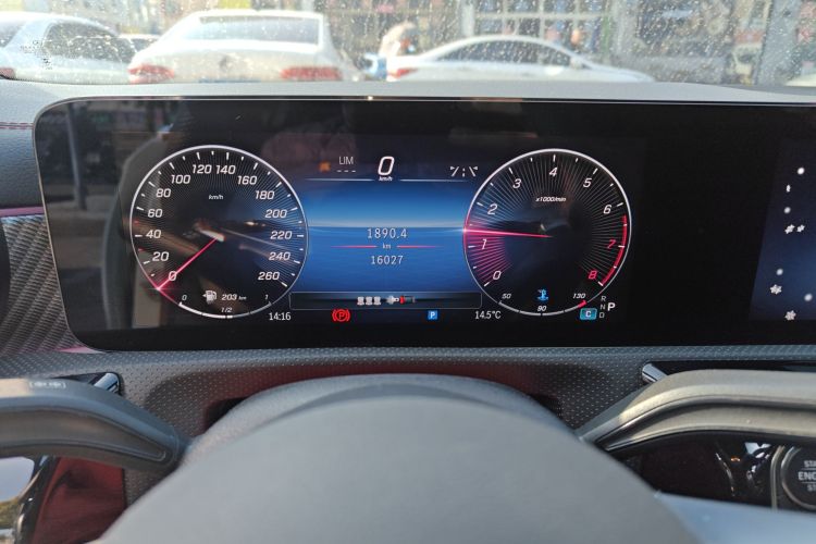 奔驰A级 2023款 A 200 L 时尚型中控内饰14