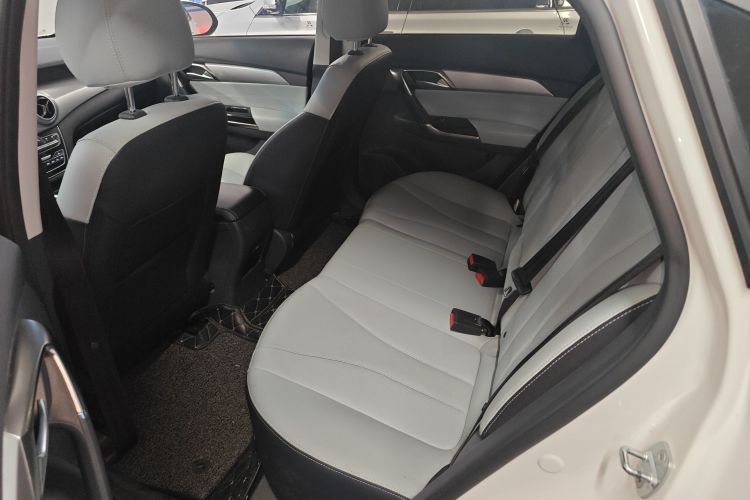 北京汽车 北京EU5 2018款 R550 智潮版中控内饰21