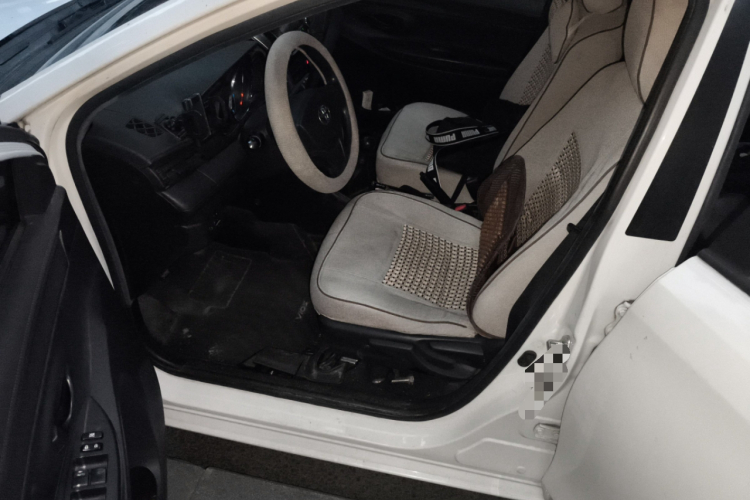 丰田 威驰 2014款 1.3L 手动型尚版中控内饰20