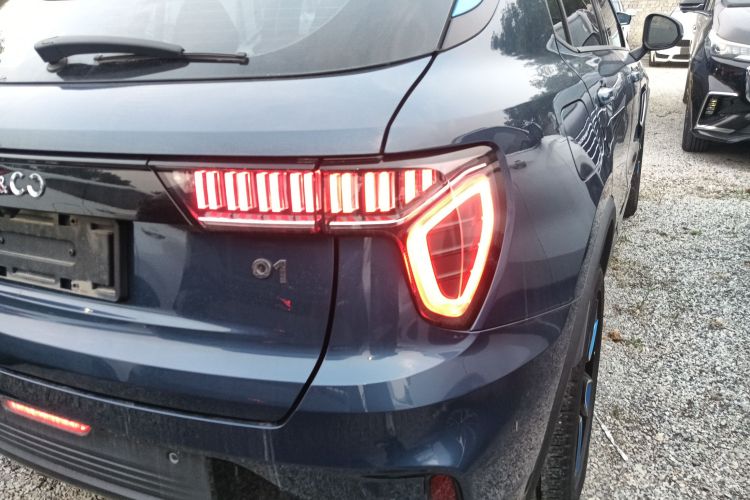 领克01 2021款 2.0TD 两驱耀Pro车身外观9