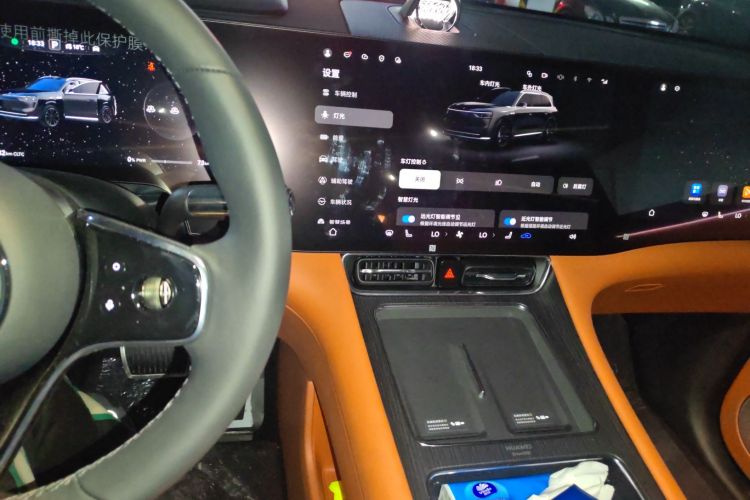 鸿蒙智行 问界M8 2025款 增程 Max+版 53.4kWh 6座版中控内饰16