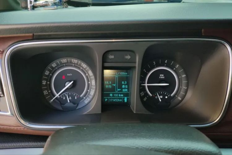 别克GL8 2017款 25S 舒适型 国V中控内饰14