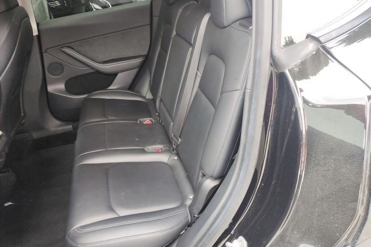 特斯拉 Model Y 2022款 长续航全轮驱动版中控内饰7004