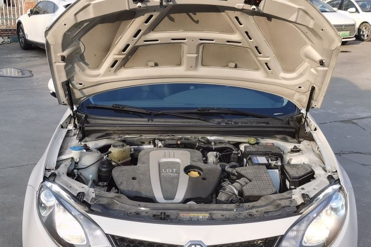 名爵 MG6 2014款 掀背 1.8T 自动性能版机舱底盘24