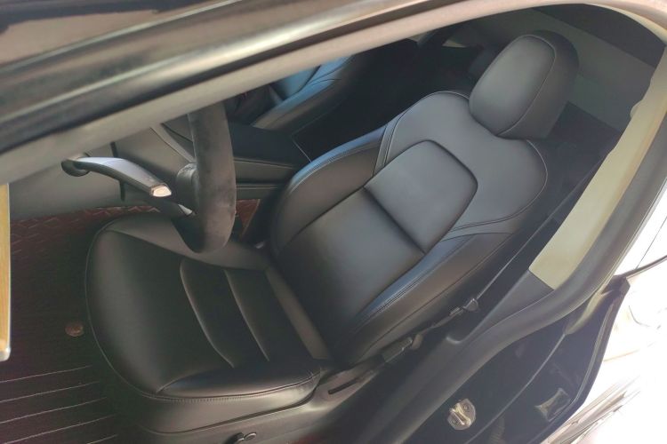 特斯拉 Model Y 2022款 改款 后轮驱动版中控内饰19