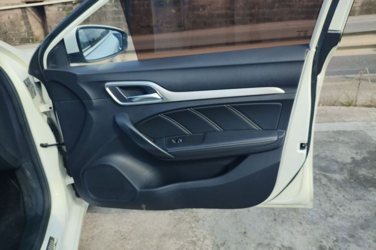 名爵 MG6 2019款 20T 自动运动版中控内饰42