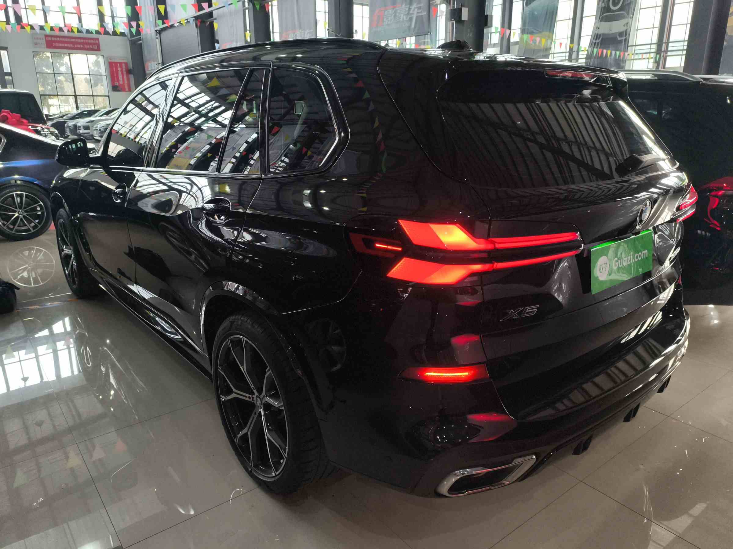 宝马X5 2023款 xDrive 30Li 尊享型M运动曜夜套装(3)