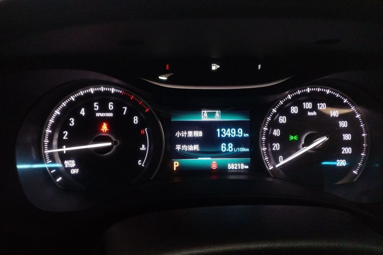 别克GL6 2018款 18T 6座尊贵型中控内饰14