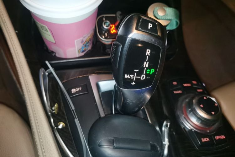 宝马5系 2011款 523Li 豪华型中控内饰18