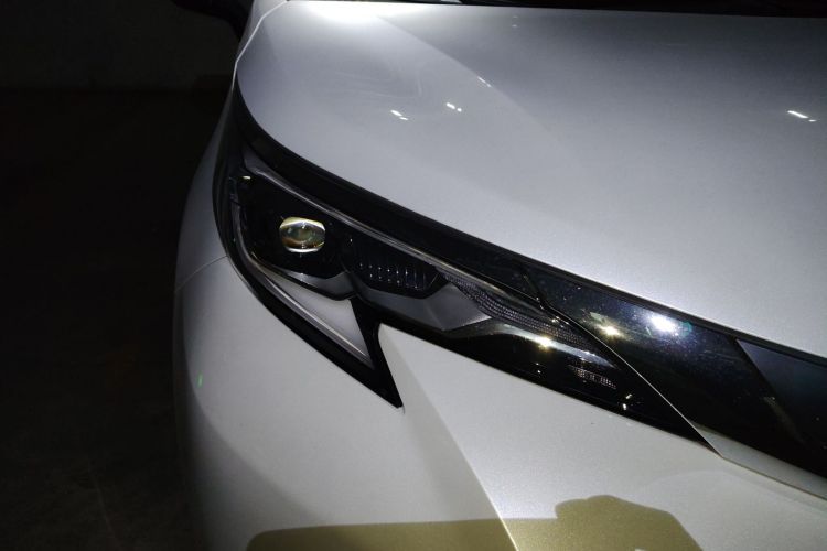 丰田 赛那SIENNA 2023款 2.5L混动 舒适版车身外观8