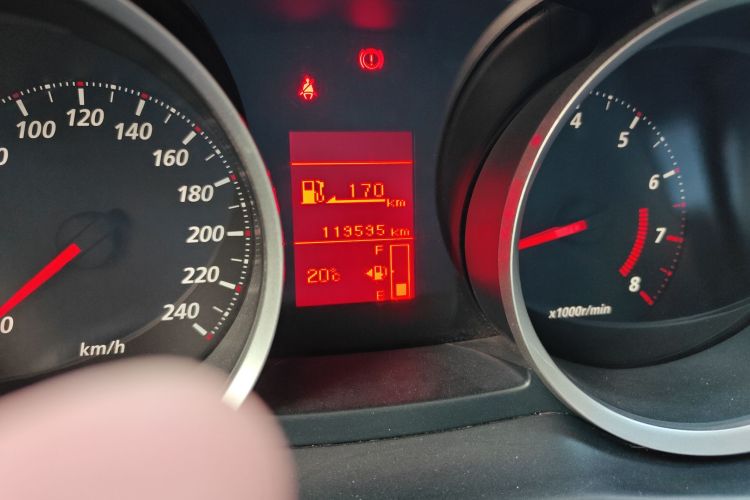 三菱 翼神 2016款 1.8L 手动黑白复刻版中控内饰15