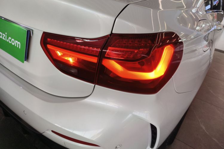 宝马1系 2023款 120i M运动曜夜版车身外观6006