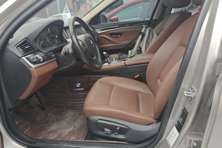 宝马5系 2017款 520Li 典雅型中控内饰19