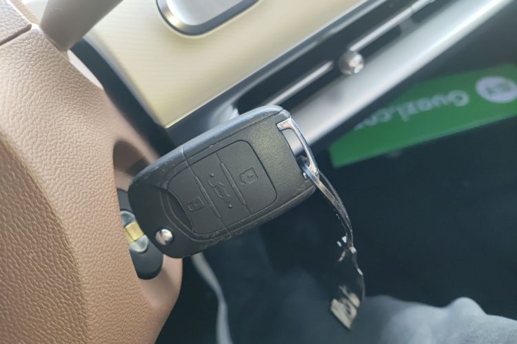 五菱汽车 五菱缤果 2025款 203km 轻享款中控内饰11