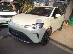 哪吒汽车 哪吒AYA 2023款 401 Lite