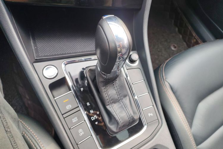 大众 宝来 2020款 1.5L 自动豪华型中控内饰18