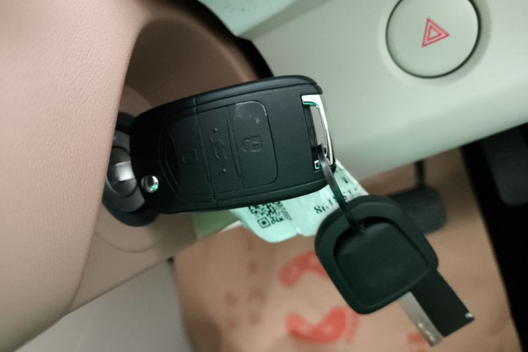 五菱汽车 宏光MINIEV 2024款 第三代 215km 青春版中控内饰7001