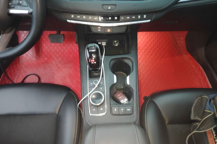 凯迪拉克XT4 2020款 改款 28T 两驱技术型中控内饰18