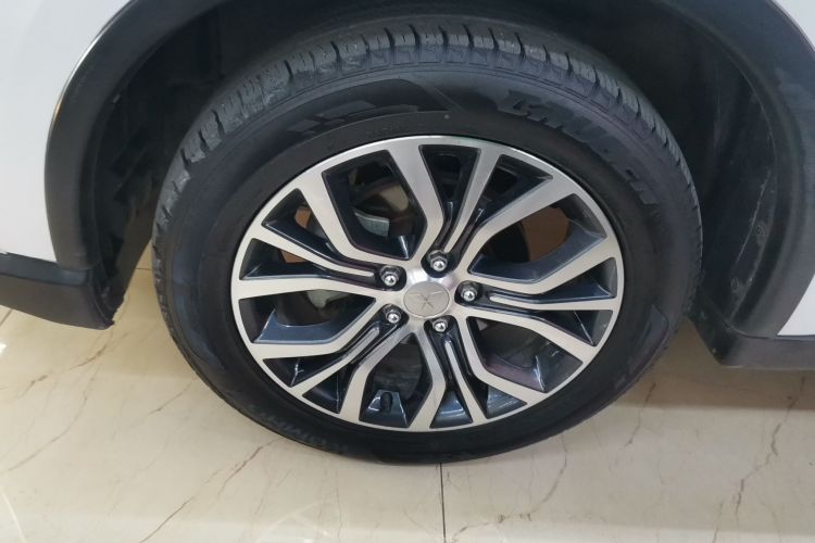 三菱 欧蓝德 2018款 2.4L 四驱豪华版 7座车身外观6007