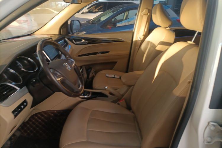 宝骏730 2016款 1.8L iAMT豪华型 7座中控内饰19