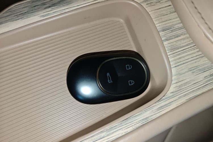 蔚来ET7 2022款 100kWh 首发版中控内饰11