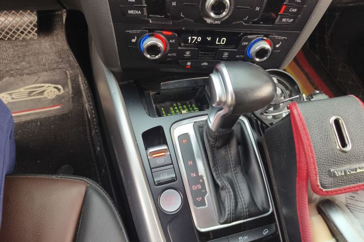 奥迪Q5 2016款 40 TFSI 技术型中控内饰18