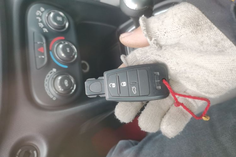 菲亚特 菲翔 2015款 1.4T 手动悦享版中控内饰11