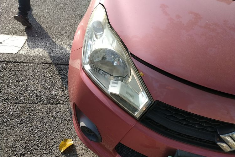 铃木 奥拓 2013款 改款 1.0L 手动舒适型车身外观8