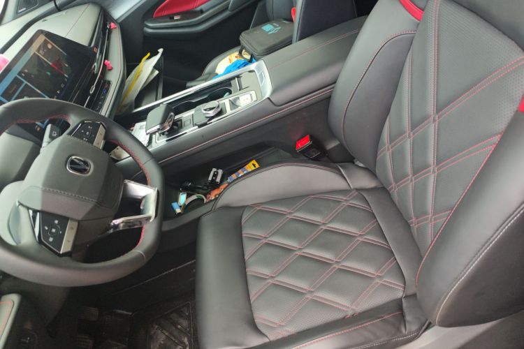 长安CS55PLUS 2024款 第三代 1.5T DCT尊贵型中控内饰19