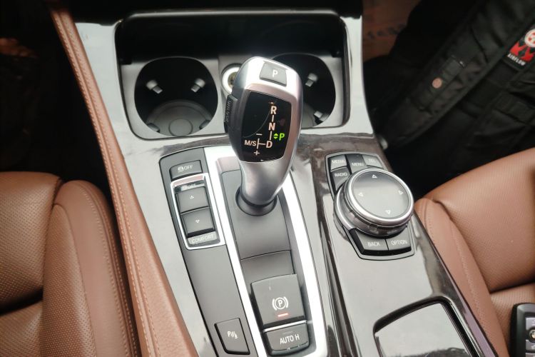 宝马5系 2015款 535Li 领先型局部细节18