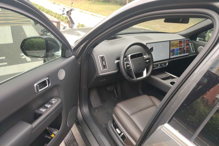 理想汽车 理想L9 2022款 Max中控内饰7003