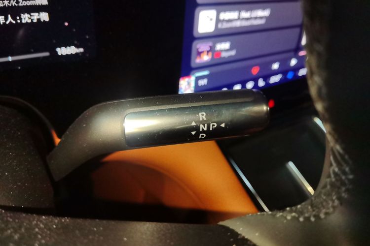 鸿蒙智行 问界M8 2025款 增程 Max版 37kWh 5座版中控内饰18