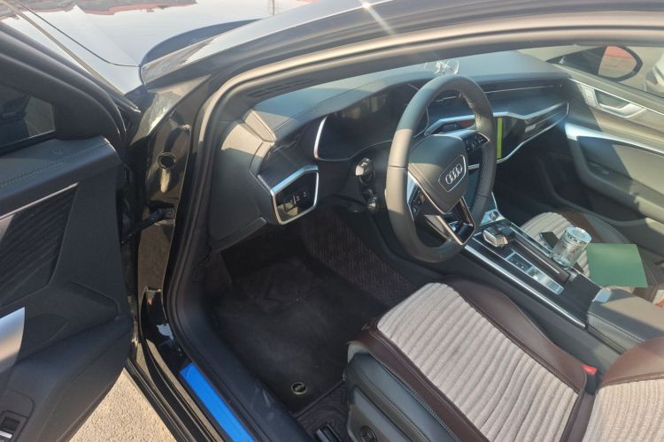 奥迪A6L 2024款 45 TFSI quattro 臻选动感型中控内饰20