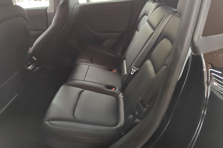 特斯拉 Model Y 2022款 改款 后轮驱动版中控内饰21