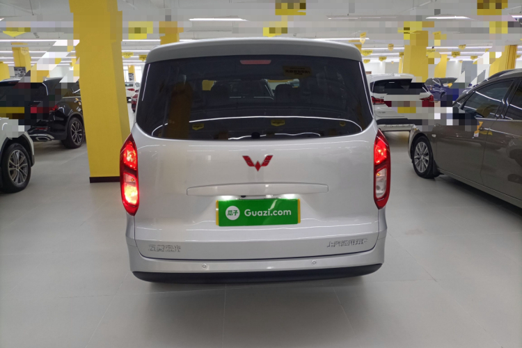 五菱汽车 五菱宏光新能源 2025款 增程式混动 50KM 舒适型车身外观6