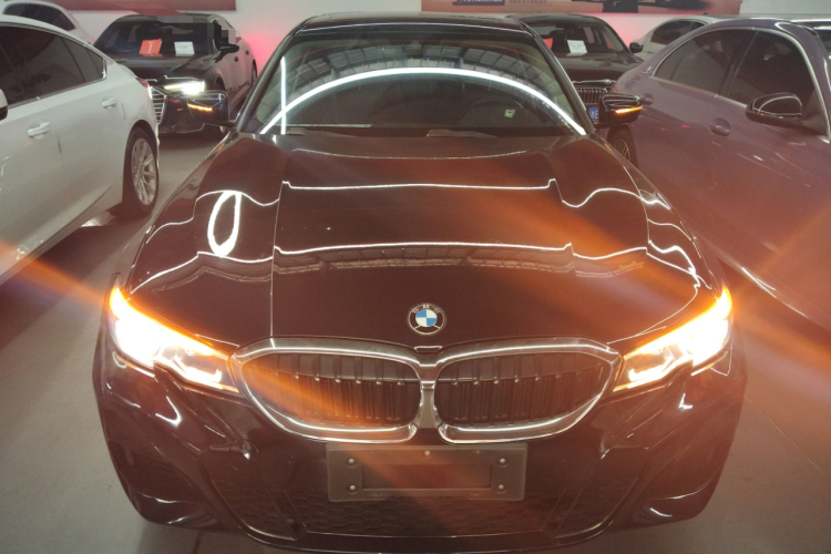 宝马3系 2021款 325Li xDrive M运动套装车身外观2