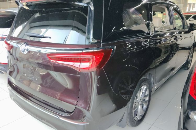 别克GL8 2020款 Avenir艾维亚 六座贤礼版车身外观7