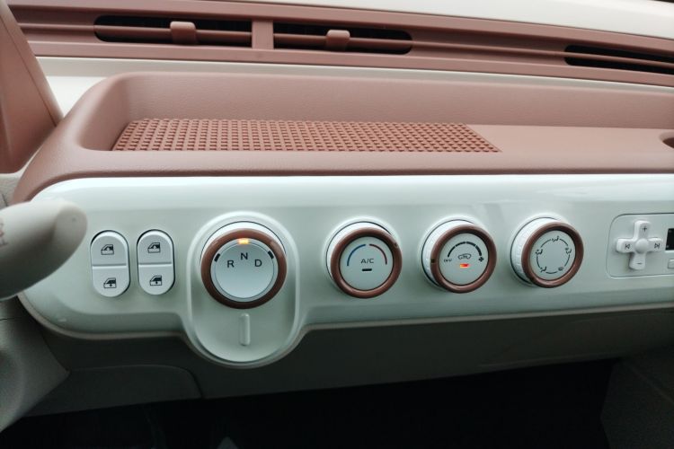 奔腾小马 2026款 222km 萌趣马 Plus中控内饰16