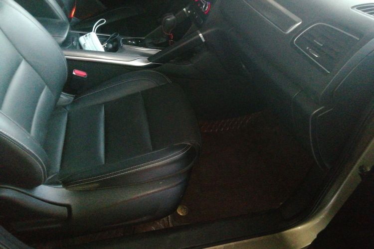 雷诺 科雷傲 2017款 2.0L 两驱豪华版局部细节41