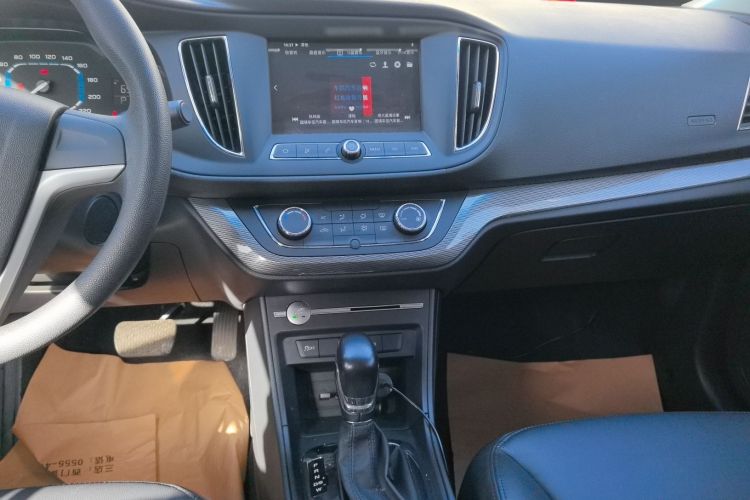 荣威360 2017款 1.5L 自动豪华版中控内饰16