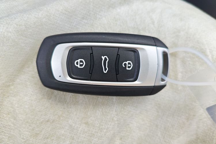 吉利银河 2024款 熊猫mini 200km 耐力熊中控内饰7001