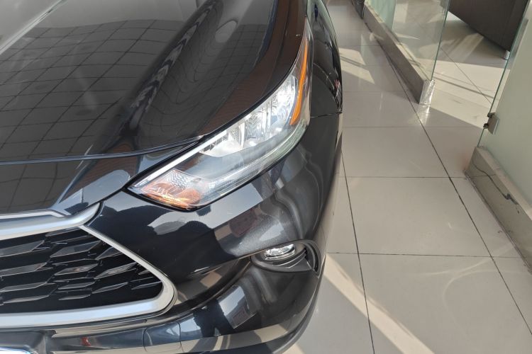 丰田 汉兰达 2022款 双擎 2.5L 四驱精英版 7座局部细节36