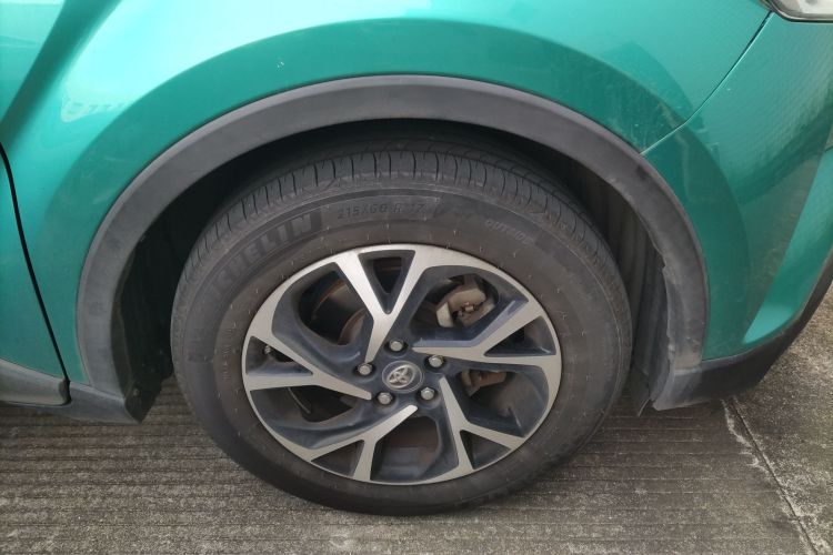 丰田C-HR 2020款 2.0L 领先版车身外观10