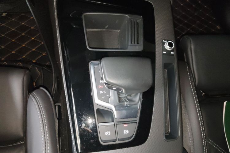 奥迪Q5L 2022款 改款 45T 豪华动感型中控内饰18