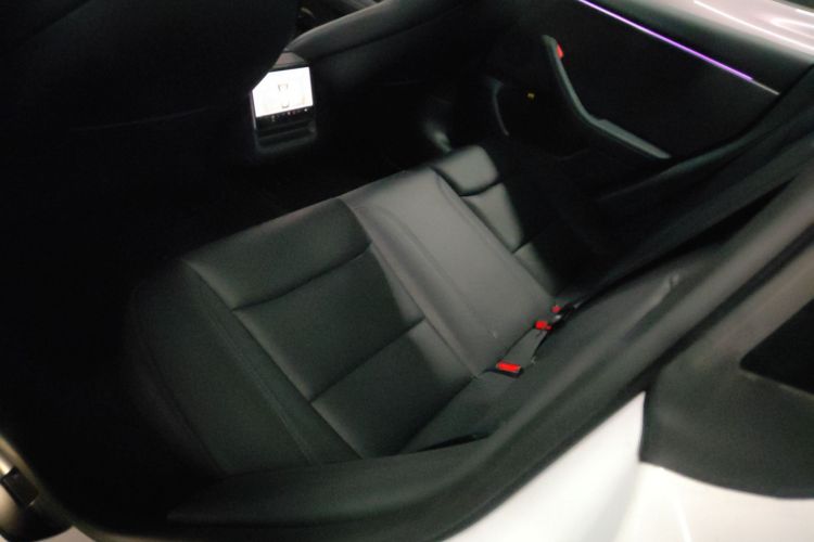 特斯拉 Model 3 2025款 后轮驱动版中控内饰7004