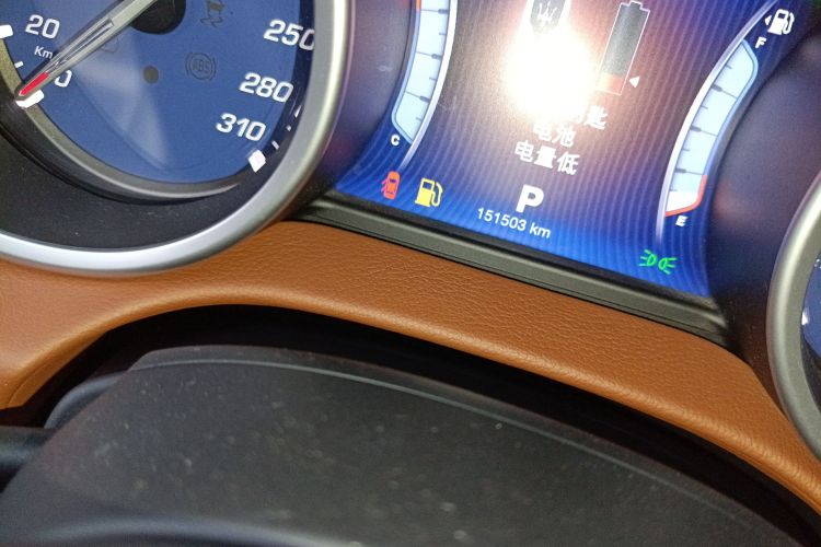 玛莎拉蒂 Ghibli 2014款 3.0T 标准版中控内饰15