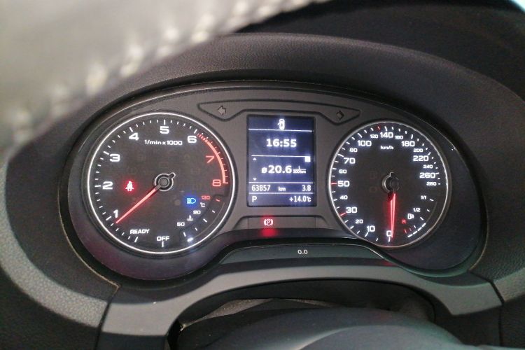 奥迪A3 2018款 30周年年型 Limousine 35 TFSI 时尚型中控内饰14