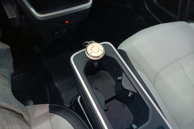 哪吒汽车 哪吒AYA 2023款 401 Lite中控内饰7001